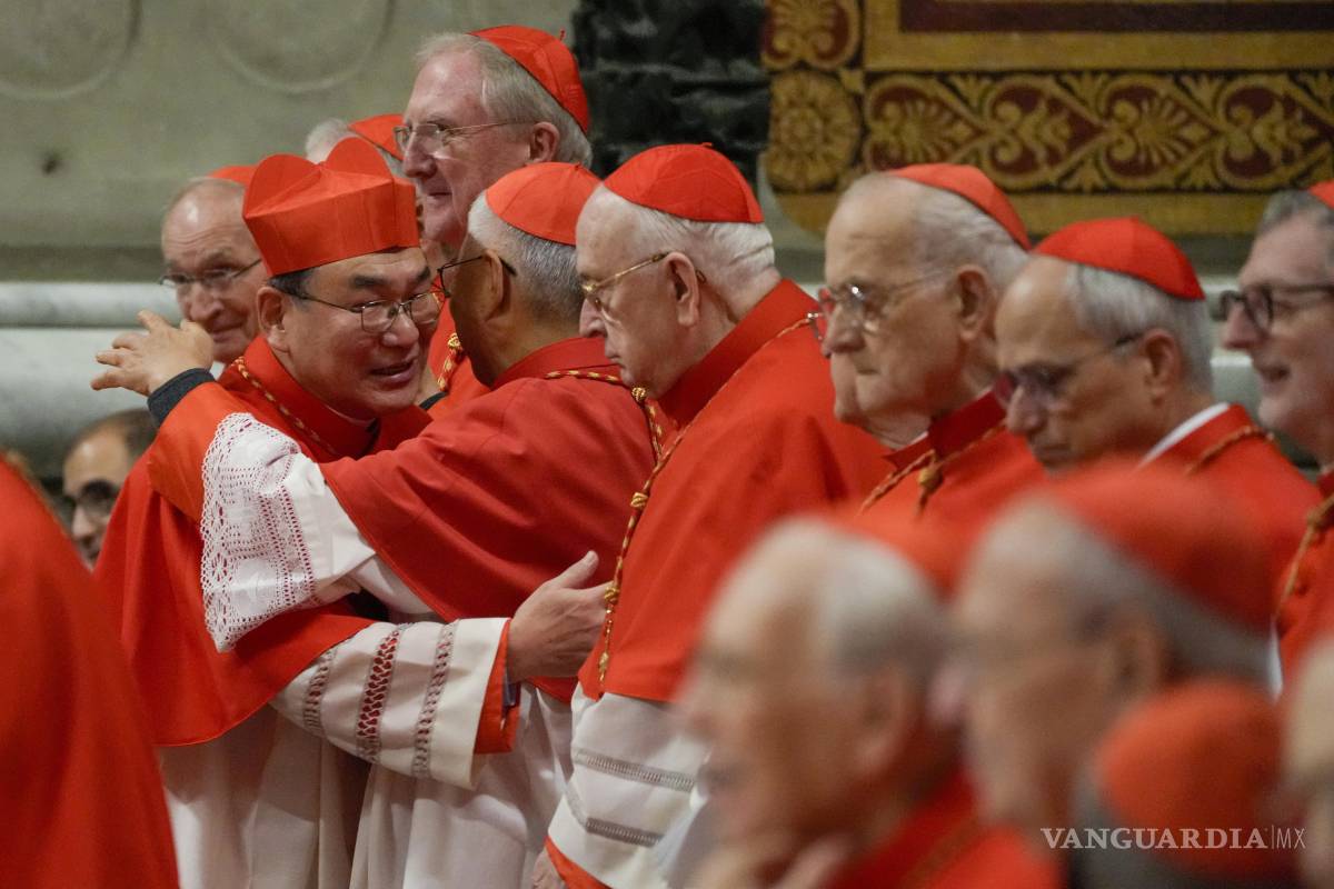 $!Hay 252 cardenales en todo el mundo, y como cuerpo, están a cargo de los asuntos de la Santa Sede entre papas, aunque con límites. De ellos, 135 son “cardenales electores
