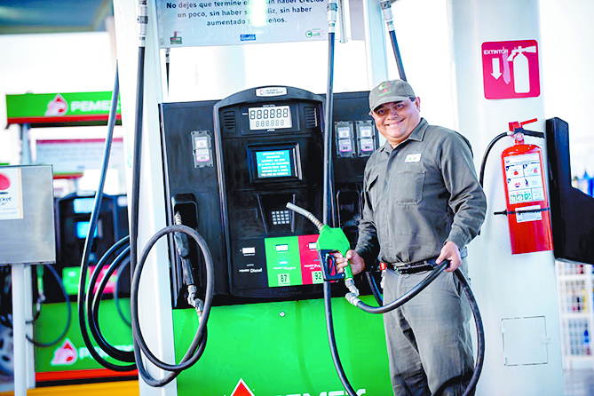 Avalan adelantar liberalización de gasolinas