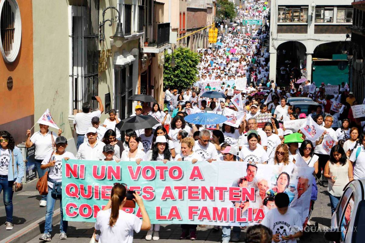 Marchan contra matrimonios igualitarios en Morelos