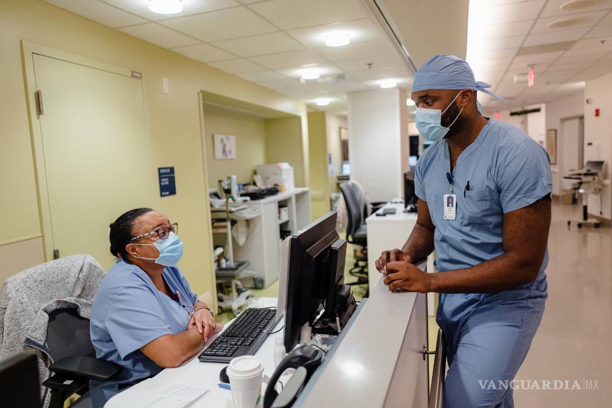 $!Dr. Myron Rolle y la enfermera Rosie Thomas.