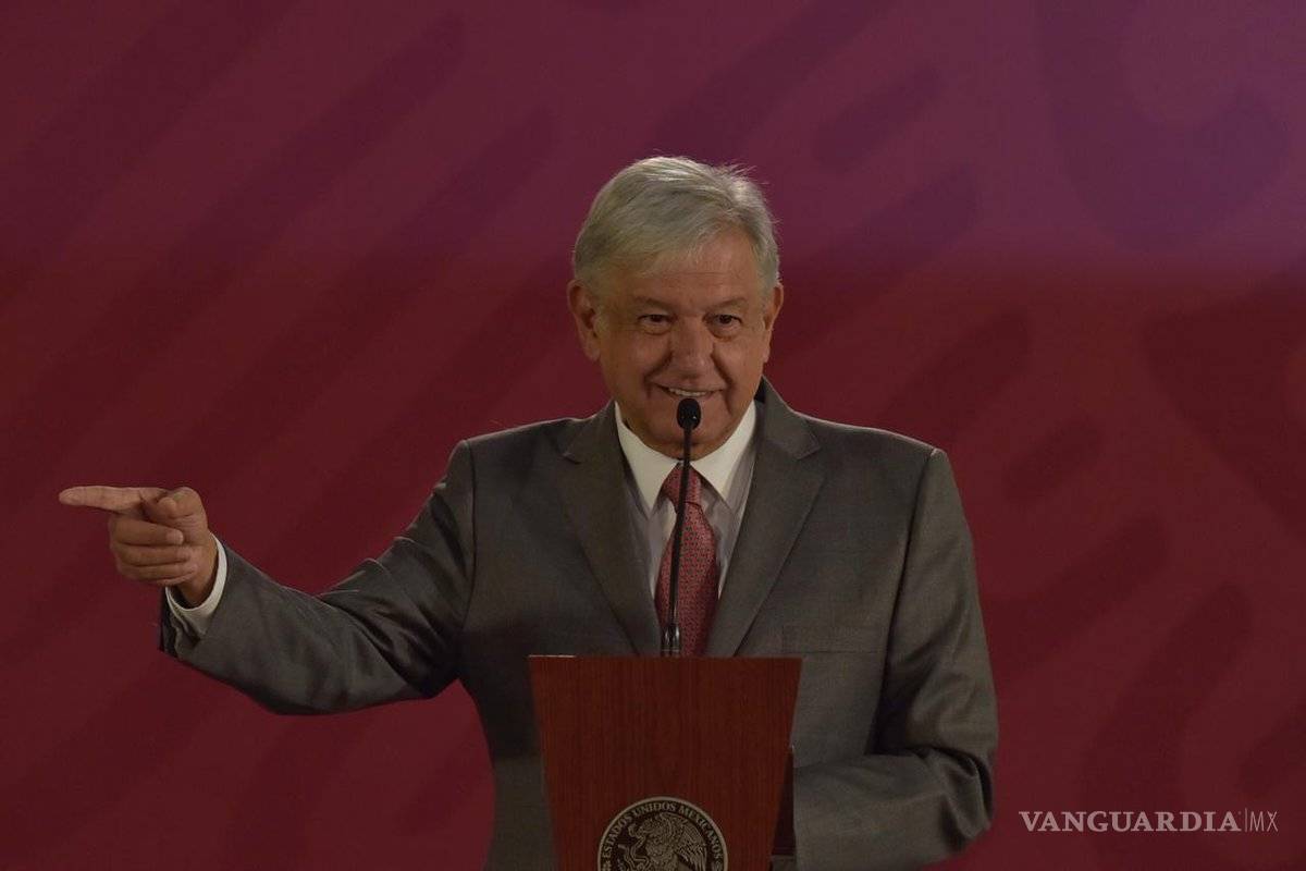 AMLO reacciona a amparos por Ley de Remuneraciones: &quot;Se quieren seguir rayando&quot;