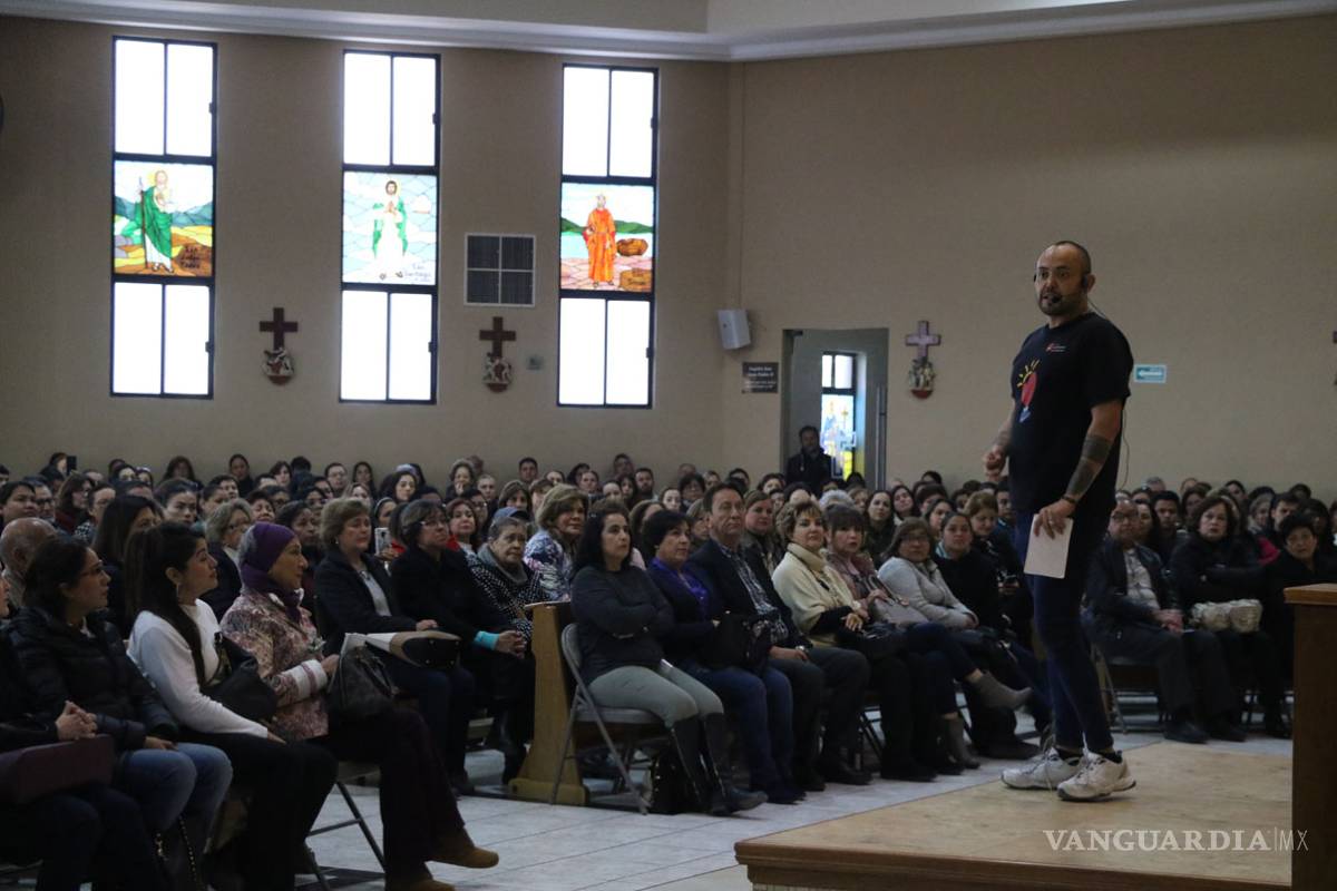 Clark va contra los ‘ArisTemo’, dice no a la homosexualidad