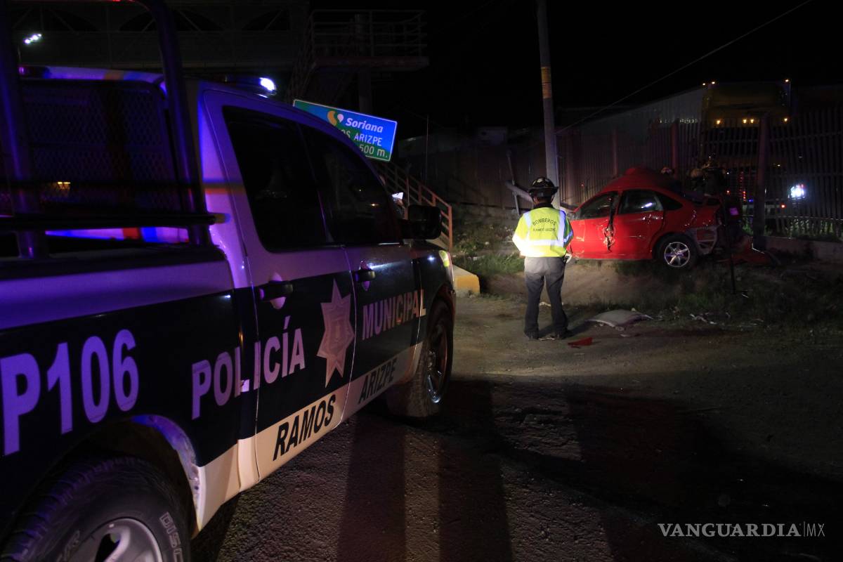 $!En carretera Saltillo-Monterrey muere copilota de 19 años en trágico accidente; conductor manejaba a exceso de velocidad