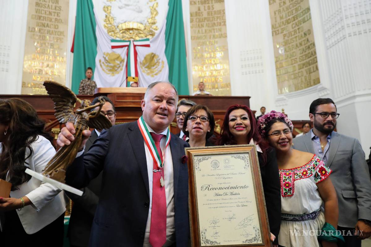 Pide Héctor De Mauleón ‘no abandonar’ a periodistas