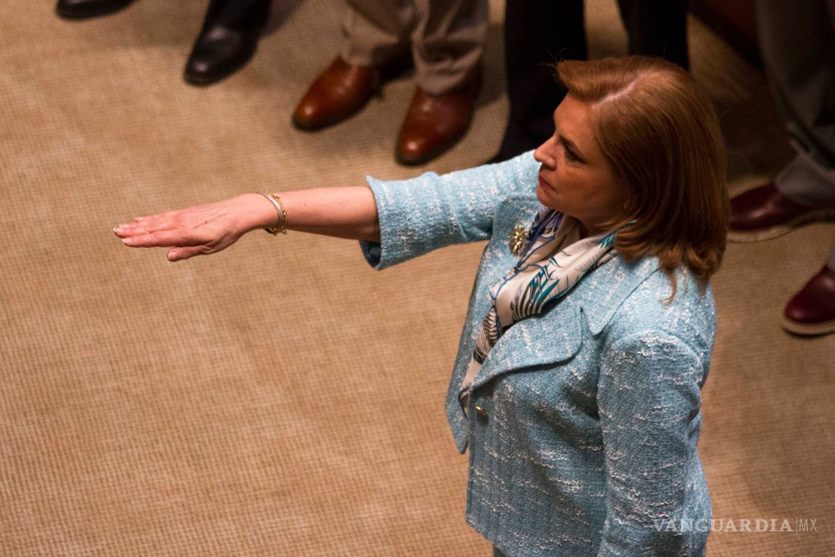 ¿Por qué la SFP para Arely Gómez? Peña se blinda, ella no tocó la corrupción en PGR: académicos