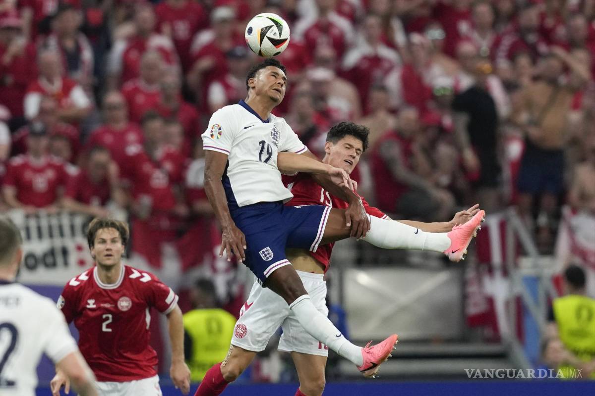 $!Ollie Watkins entró de cambio y tuvo una de peligro.