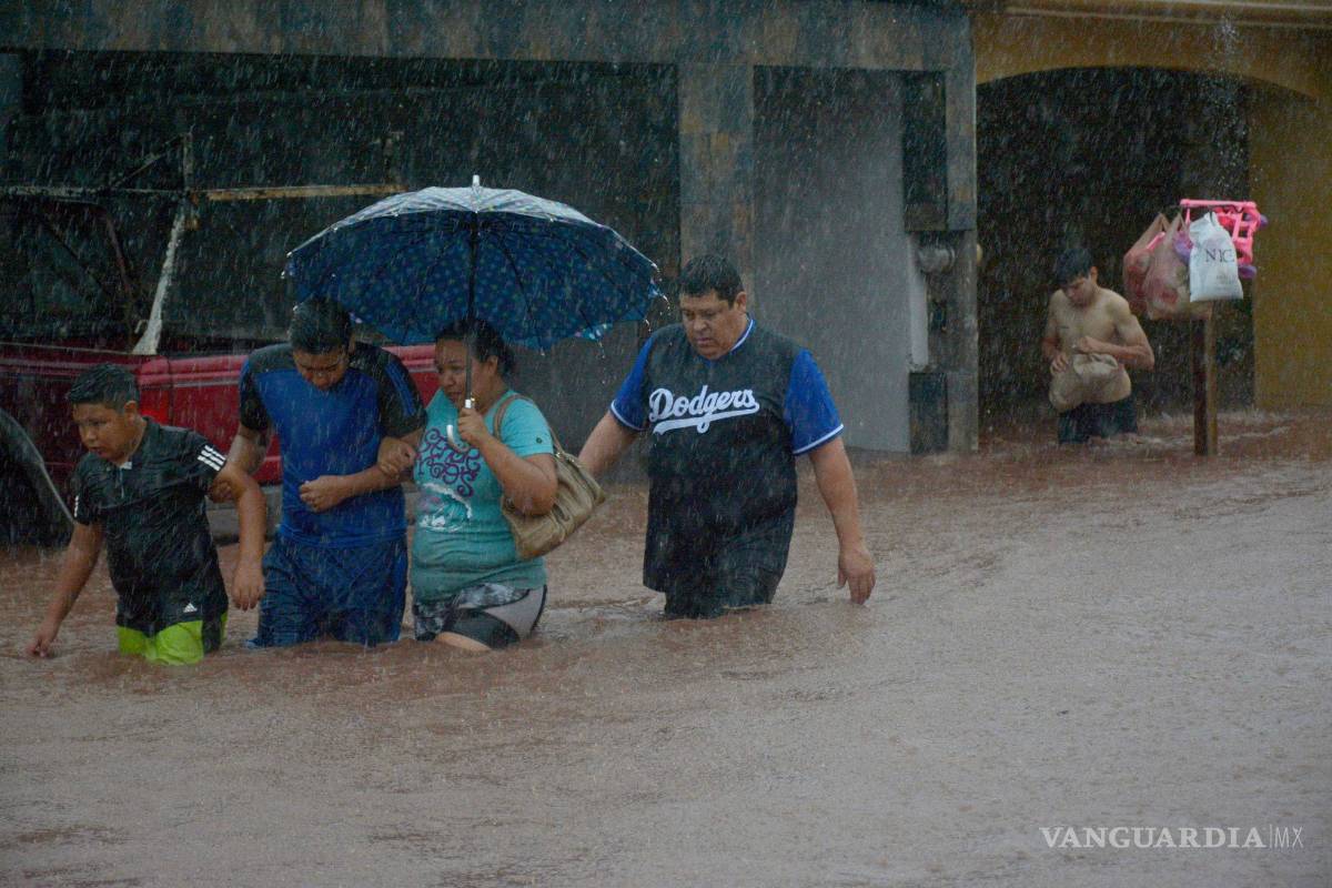Golpean fuertes lluvias a Sonora, Sinaloa y Baja California Sur