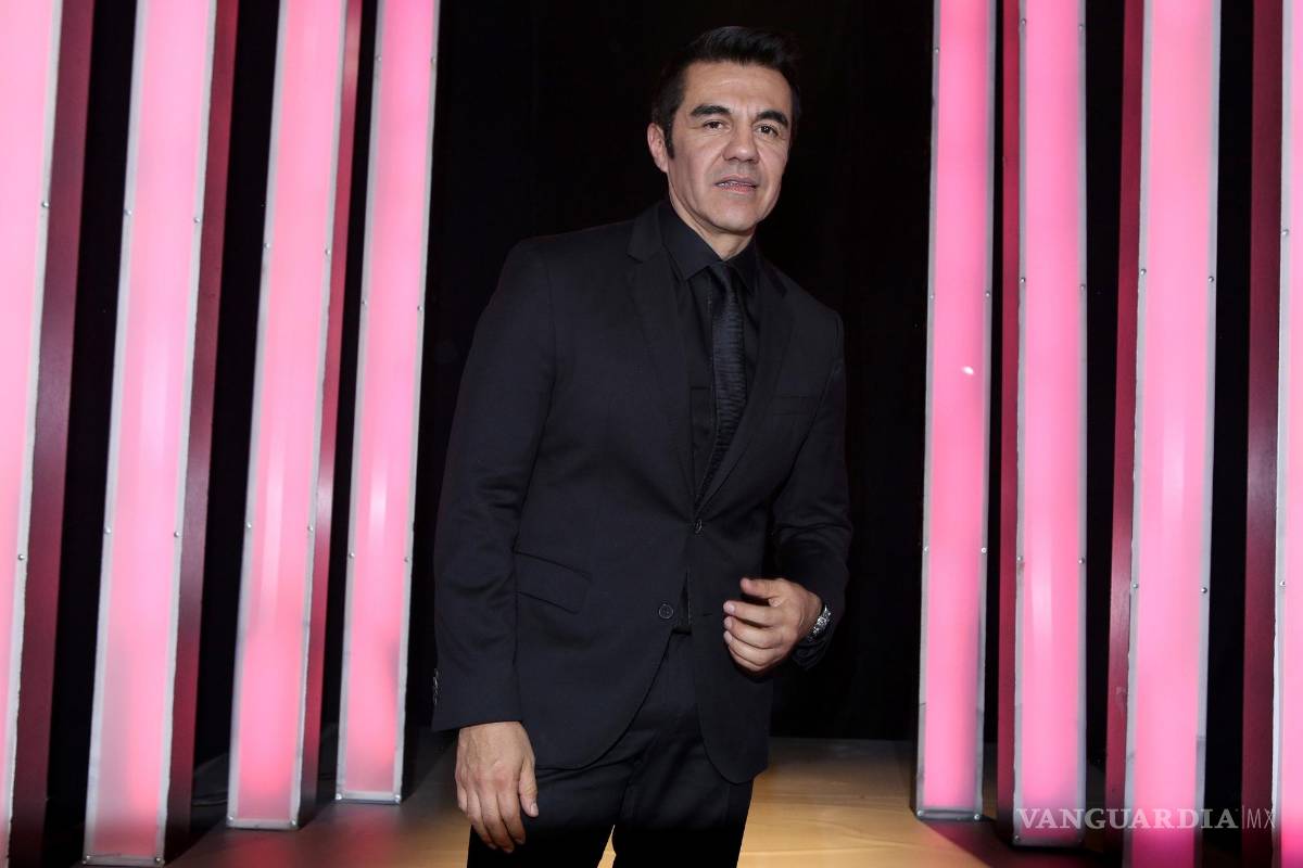 Adrián Uribe deja al Vitor para incursionar en el stand up