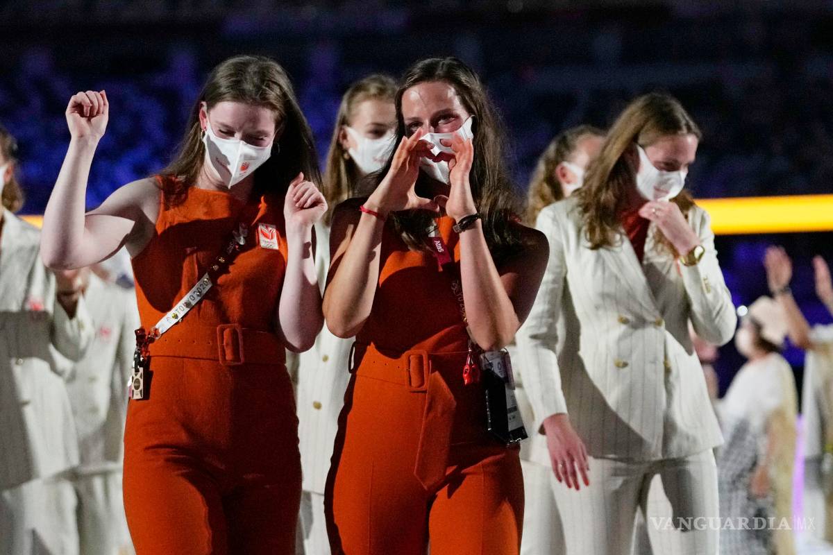 $!En imágenes; sin público, un espectáculo colorido y manifestantes anti-olímpicos se inaugura Tokio 2020