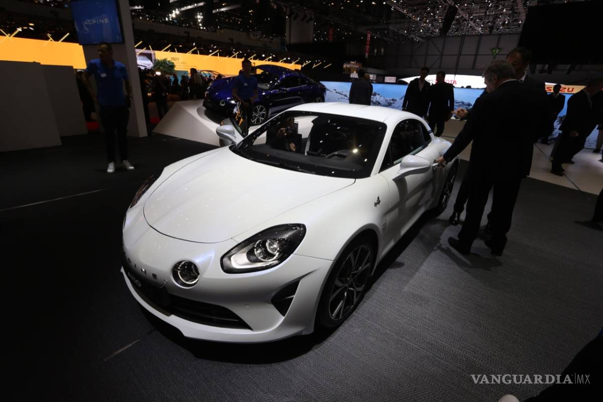 $!Alpine A110 Pure y Légende, dos caras, mismo lujo