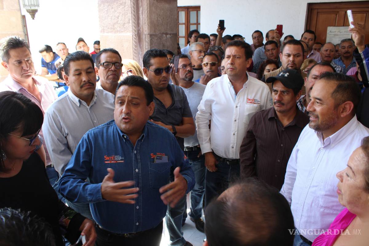 $!Exige magisterio de Coahuila todo el rigor de la ley para policías presuntos homicidas de profesor