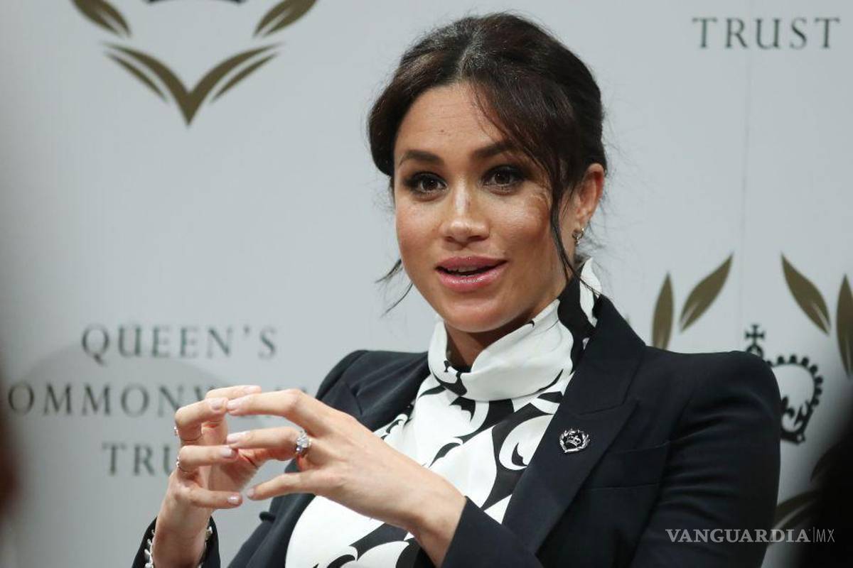 Meghan Markle da 'declaración' con minivestido en el Día de la Mujer