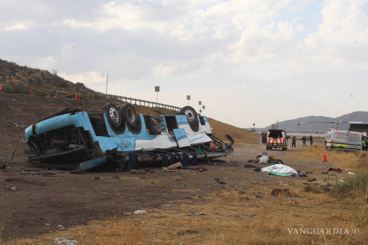 Camionazo mata a tres comerciantes de Monclova; hay 16 heridos