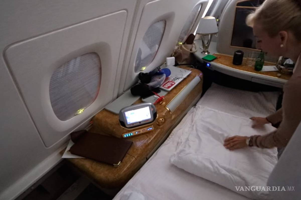 Así se viaja en primera clase, gastando 21 mil dólares en un boleto (video)