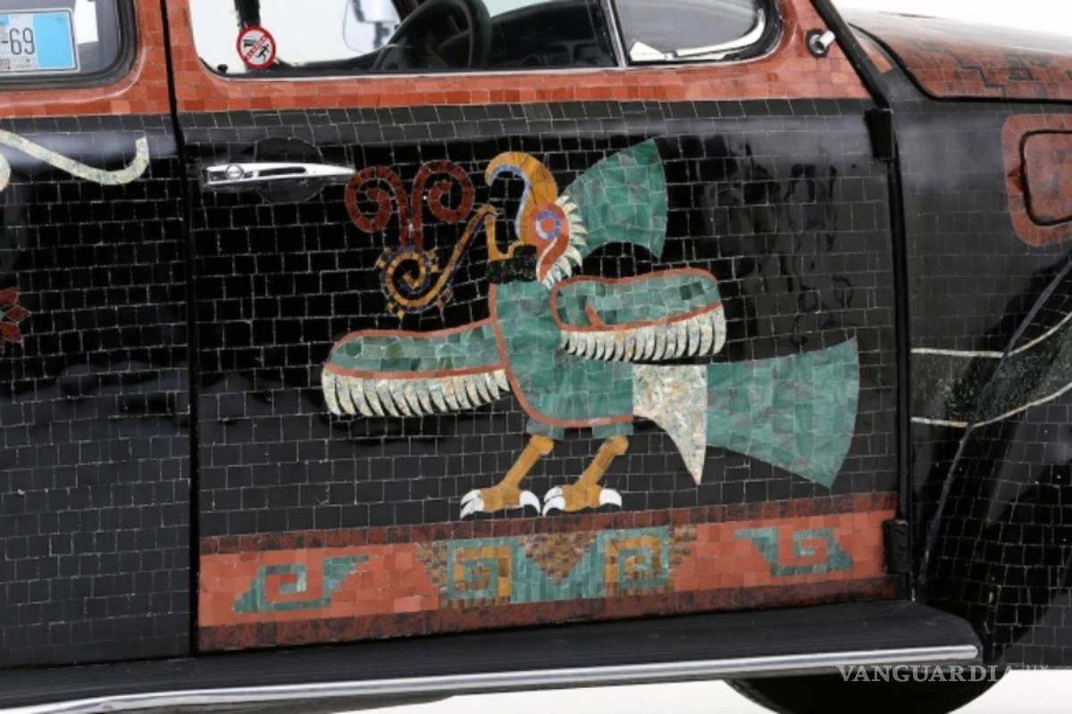 $!“Vocho teotihuacano” decorado con jade y cuarzo llega a Alemania