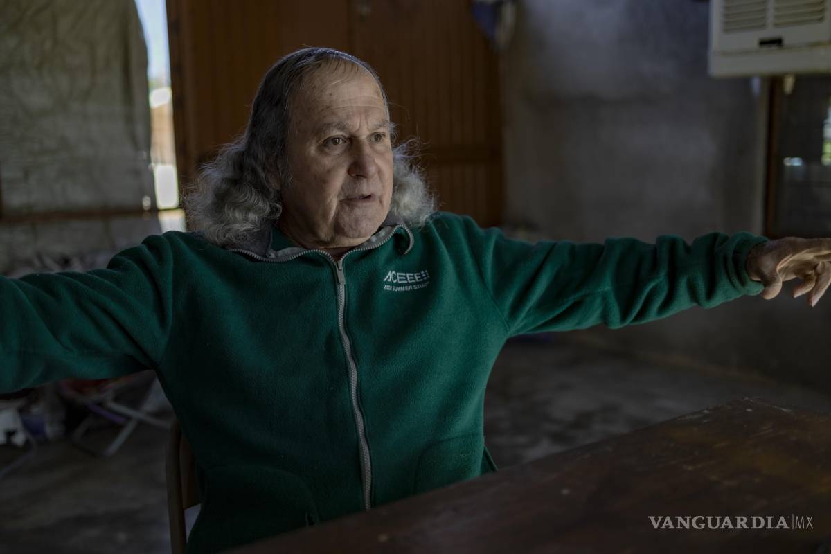 $!Sergio Kobel, ambientalista de la región, denuncia que se permitió sacar materiales y hacer tajos de forma desordenada.