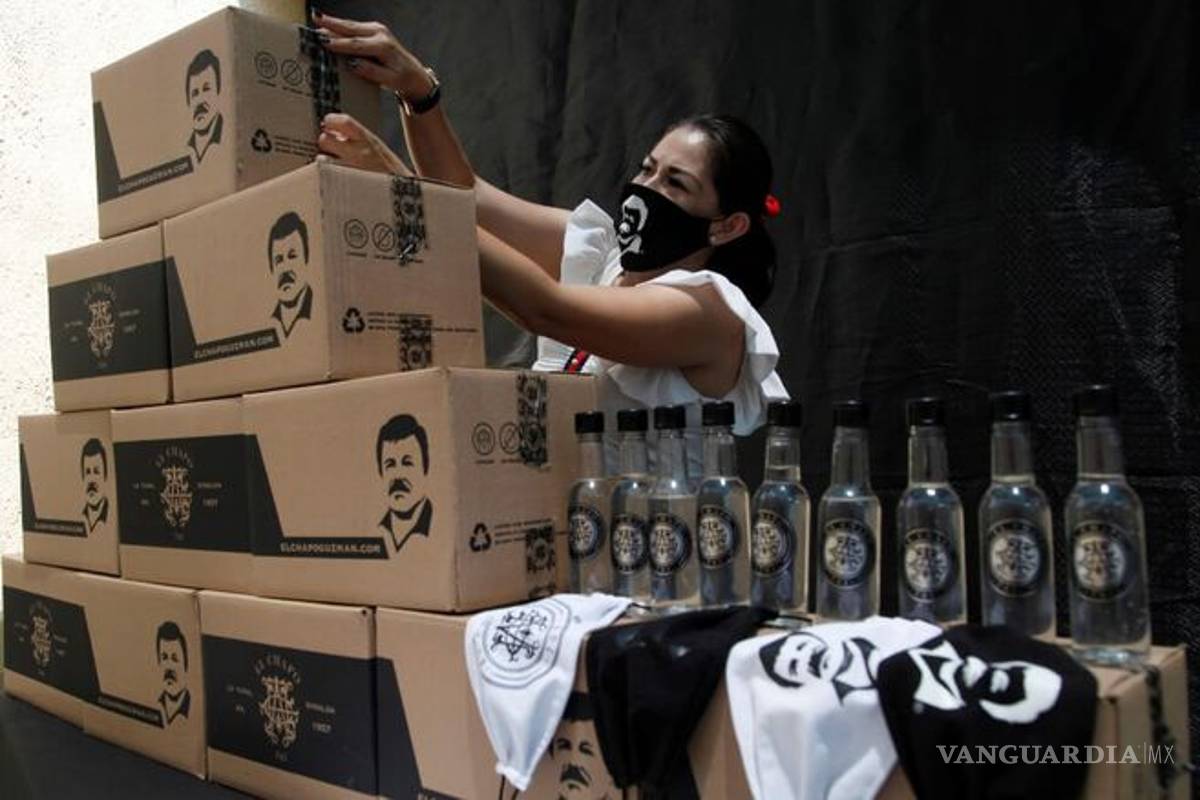 $!Hija de “El Chapo Guzmán” promociona cerveza con la imagen de su padre