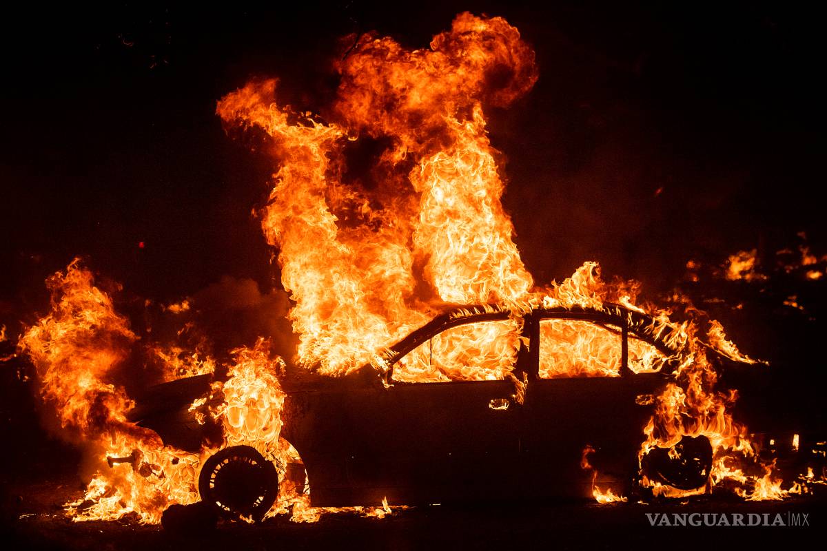 $!Incendios consumen a California