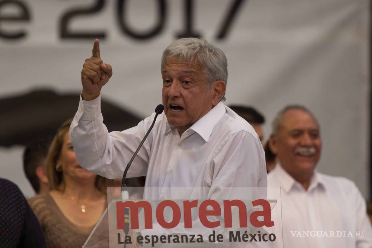 AMLO acusa que 'videoescándalo' es una guerra sucia de la mafia perversa del poder