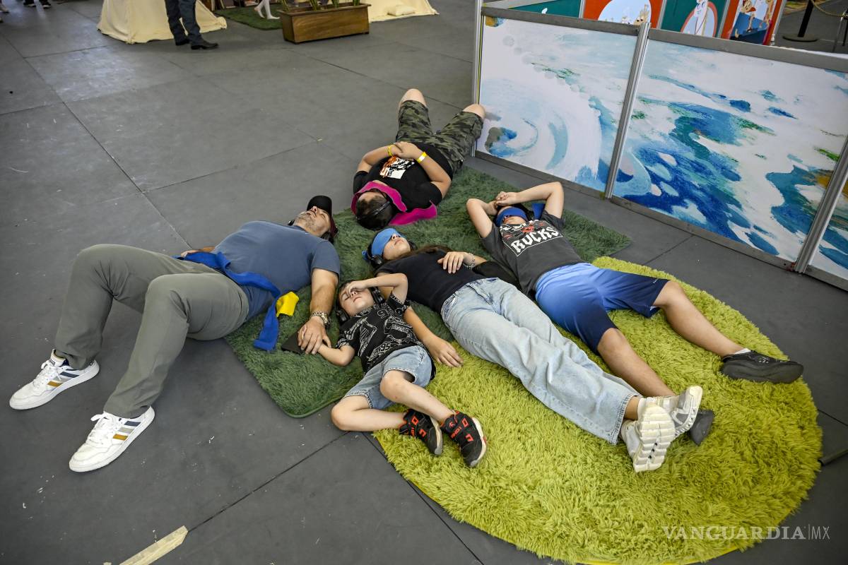 $!Adair Vigil crea un viaje sonoro a las profundidades del mar en la FILC