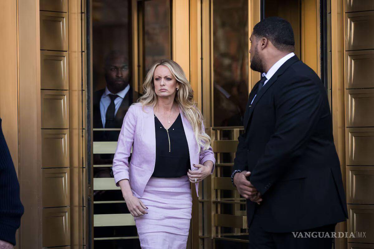 $!Stormy Daniels finalmente declara contra Donald Trump; qué dijo la actriz para adultos