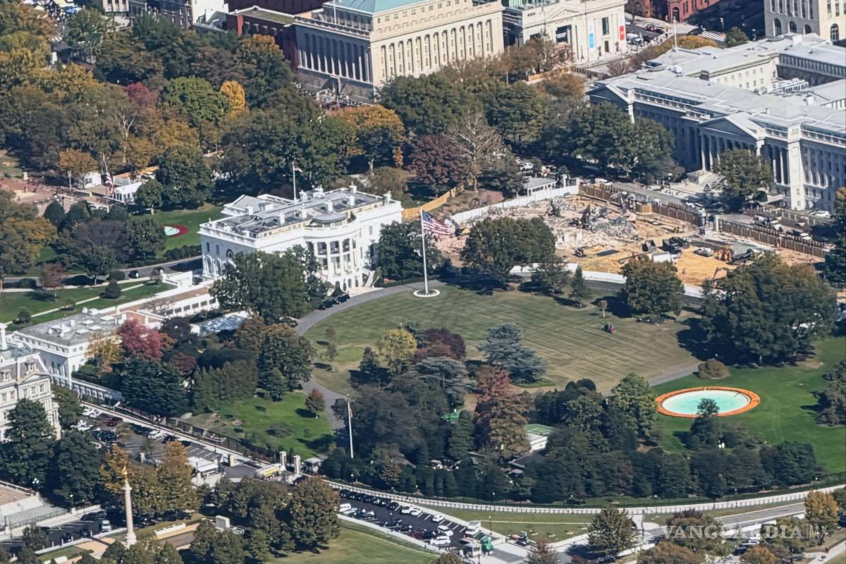$!Esta imagen, proporcionada por Katie Harbath, muestra la demolición y construcción del Ala Este de la Casa Blanca.