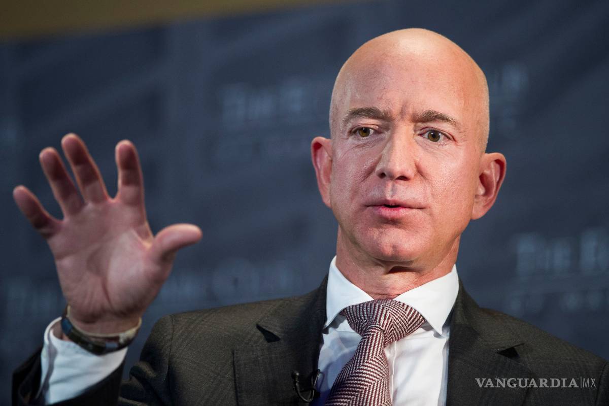 Jeff Bezos, CEO de Amazon, acusa a National Enquirer de chantaje y extorsión