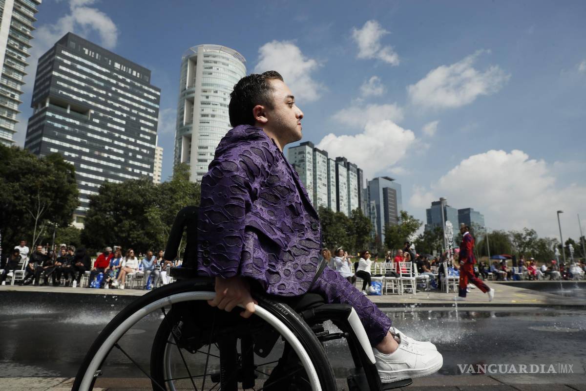 $!Un modelo durante el All Inclusive Runway en el Parque La Mexicana en Ciudad de México (México).