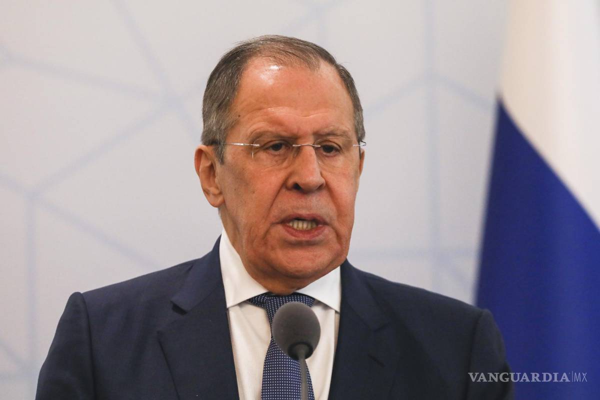 $!El ministro de Relaciones Exteriores de Rusia, Serguéi Lavrov, en una conferencia de prensa con su homólogo turco, Mevlut Cavusoglu (no en la imagen), en Ankara.