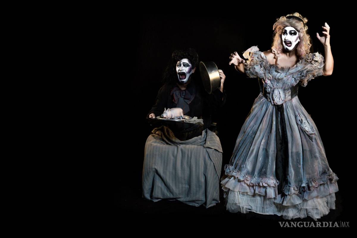 $!La joven y la vieja, el antes y el después en un lapso de transformismo de Martin Kent. EFE/Amaia Osuna