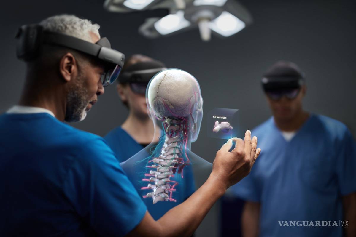 Presentan HoloLens 2 a un precio reducido; anuncian costo de 3500 dlls. en el Mobile World Congress