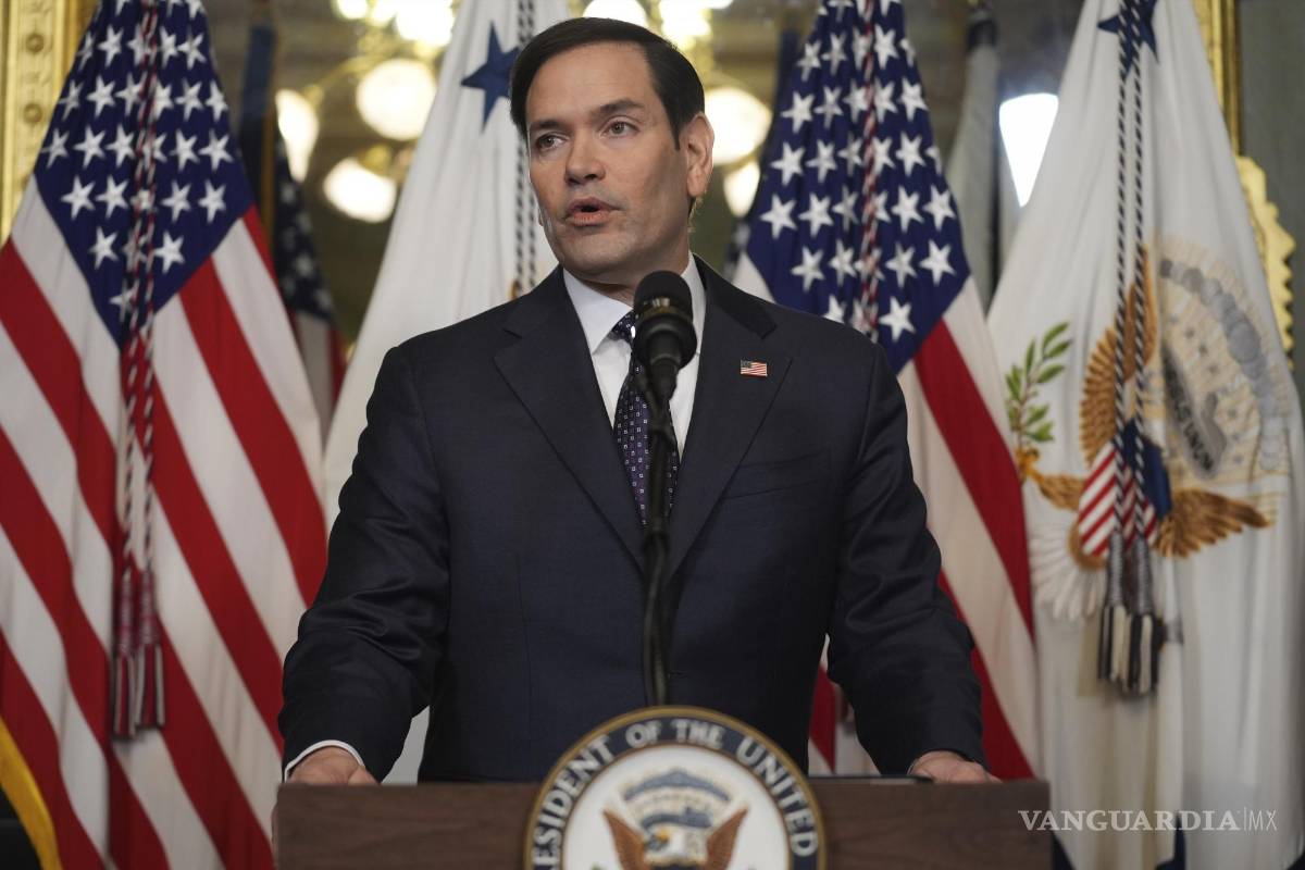 $!El secretario de Estado Marco Rubio habla después de ser juramentado por el vicepresidente J. D. Vance en Washington.