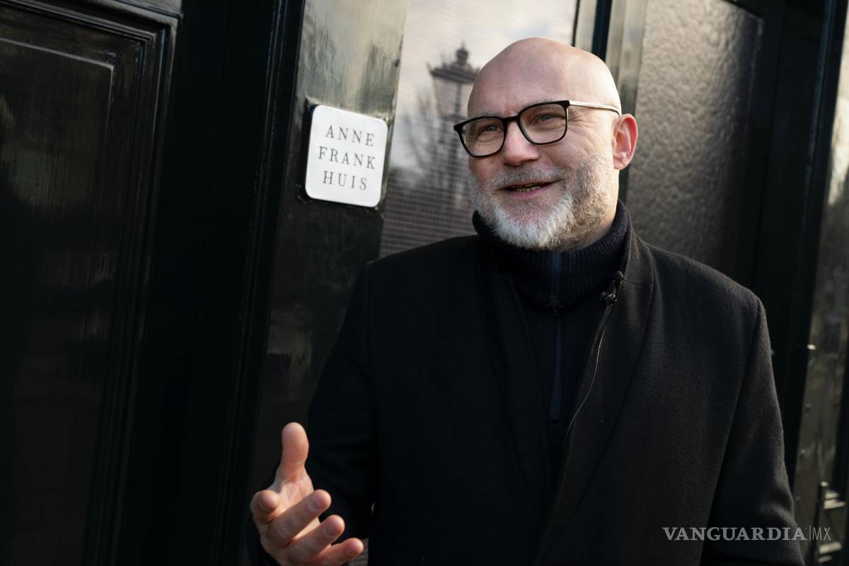 $!El cineasta Thijs Bayens reunió un equipo de casos sin resolver para analizar las pruebas en la búsqueda de la persona que traicionó a Ana Frank y a su familia.