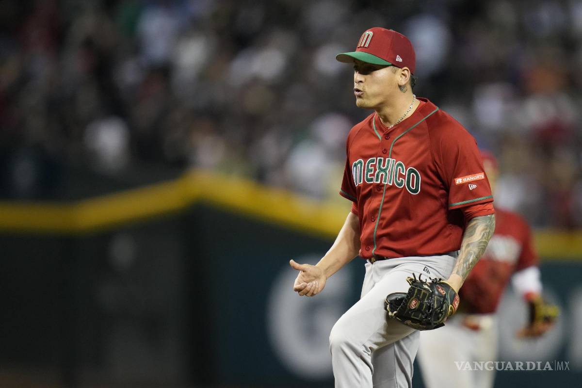 $!En un estadio lleno -47 mil 534 personas llenaron el Chase Field, la mayoría para apoyar a México-.
