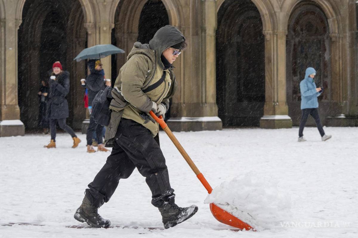 $!Este martes se esperaban más nevadas en varios estados, donde la temperatura podría caer hasta los -30 grados.