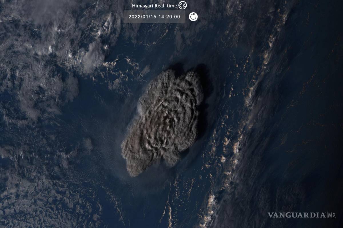 Tonga busca recuperarse tras la erupción volcánica y tsunami, en imágenes