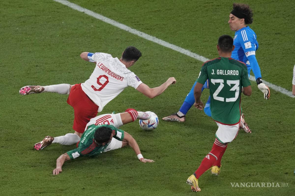 $!Jugada que se decretó como penal tras revisión en el VAR.