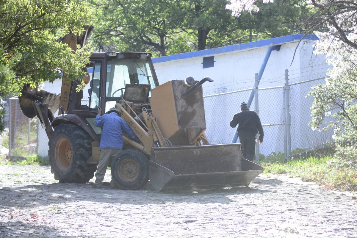 $!Despliegue de ‘fuerza’ contra el director de VANGUARDIA