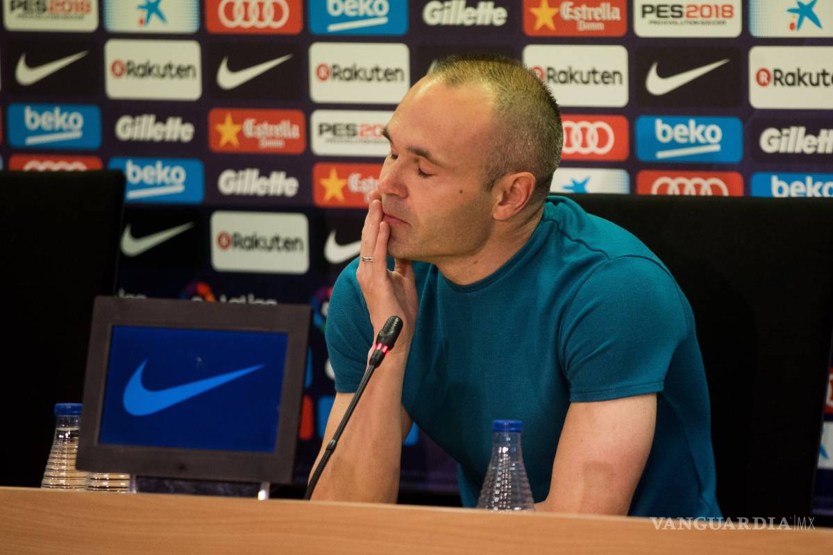 Iniesta evita dar el nombre de su futuro club
