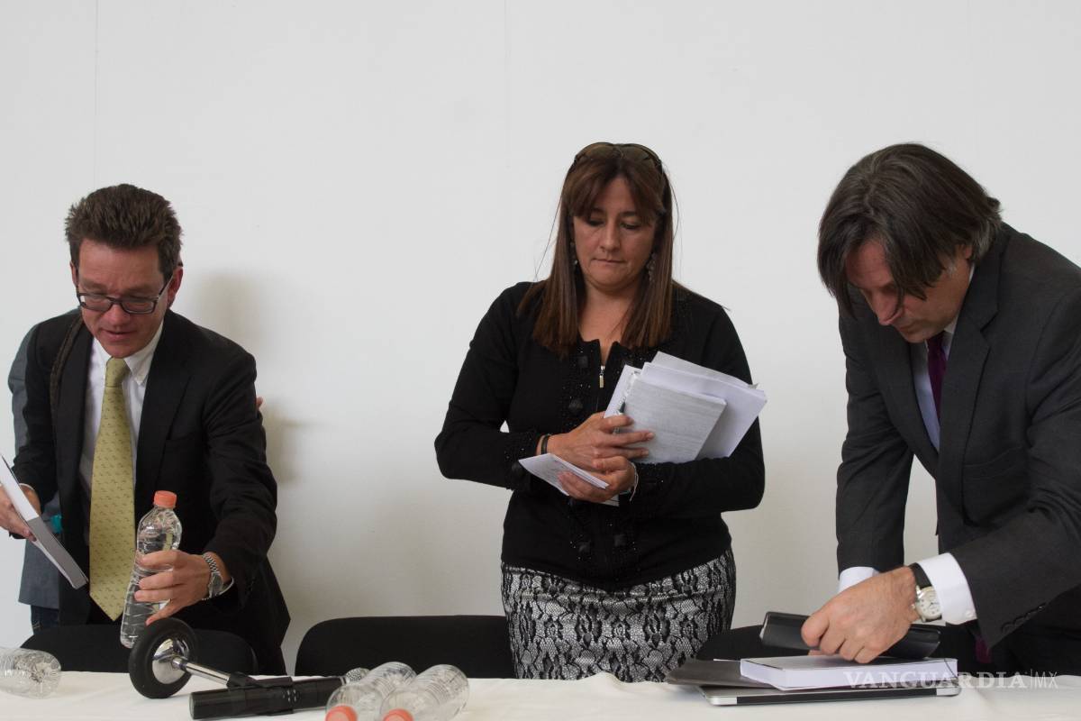 Llega GIEI a PGR para entregar su segundo informe