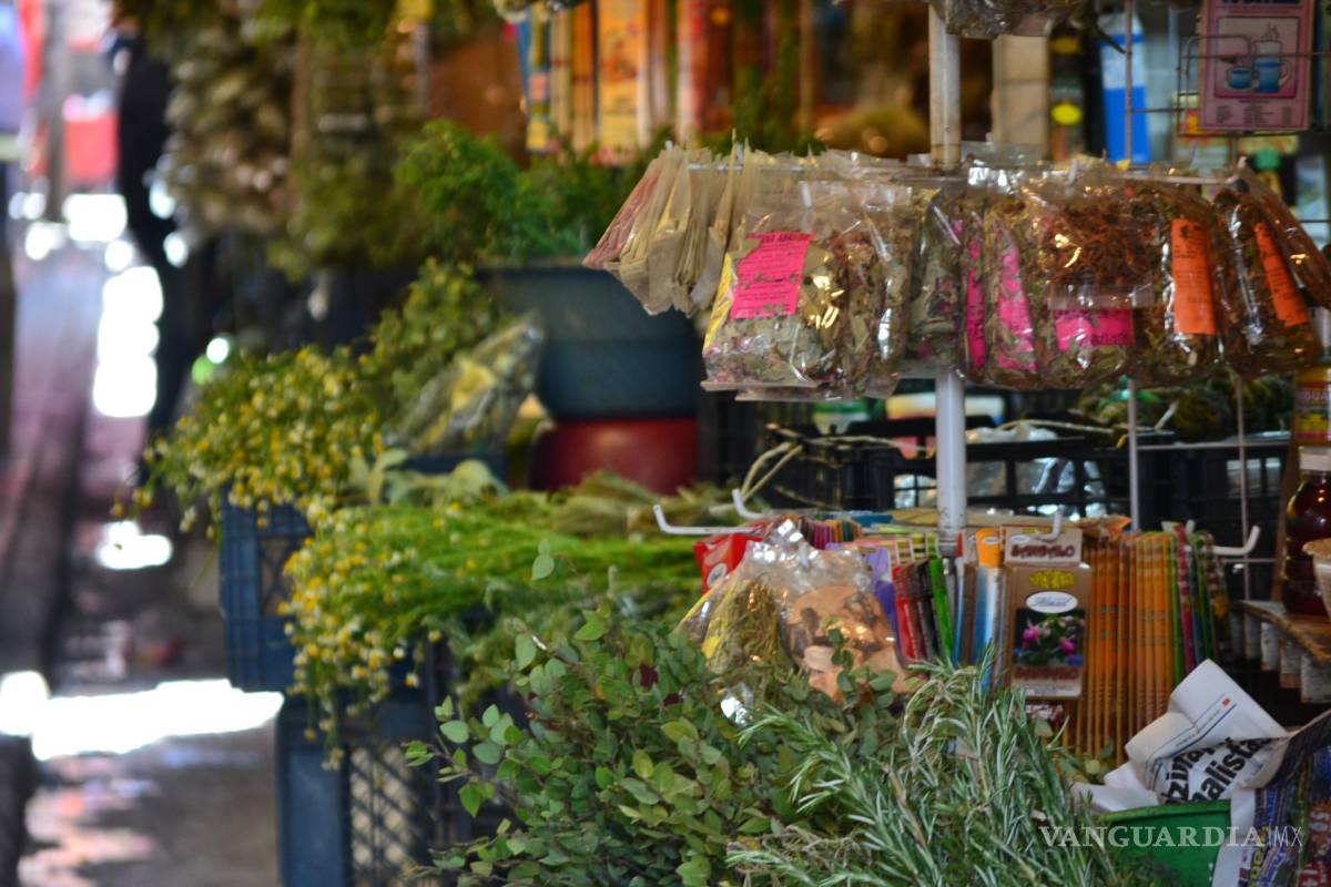 Limón con miel, té de jengibre, ajo y cebolla o eucalipto; los ‘remedios’ más empleados contra el Ómicron en Saltillo