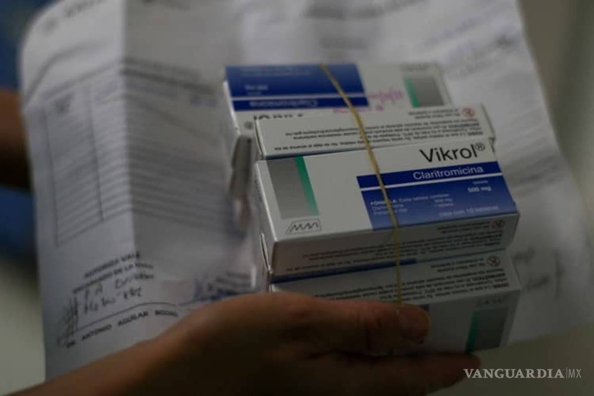 Salud hizo compras 'de pánico' por 31 mil millones... sin licitar