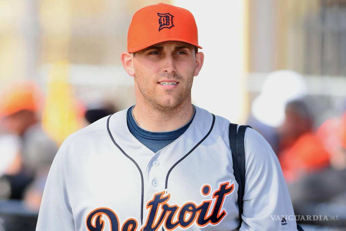 $!Adopta beisbolista a 36 niñas que fungían como esclavas sexuales en Uganda