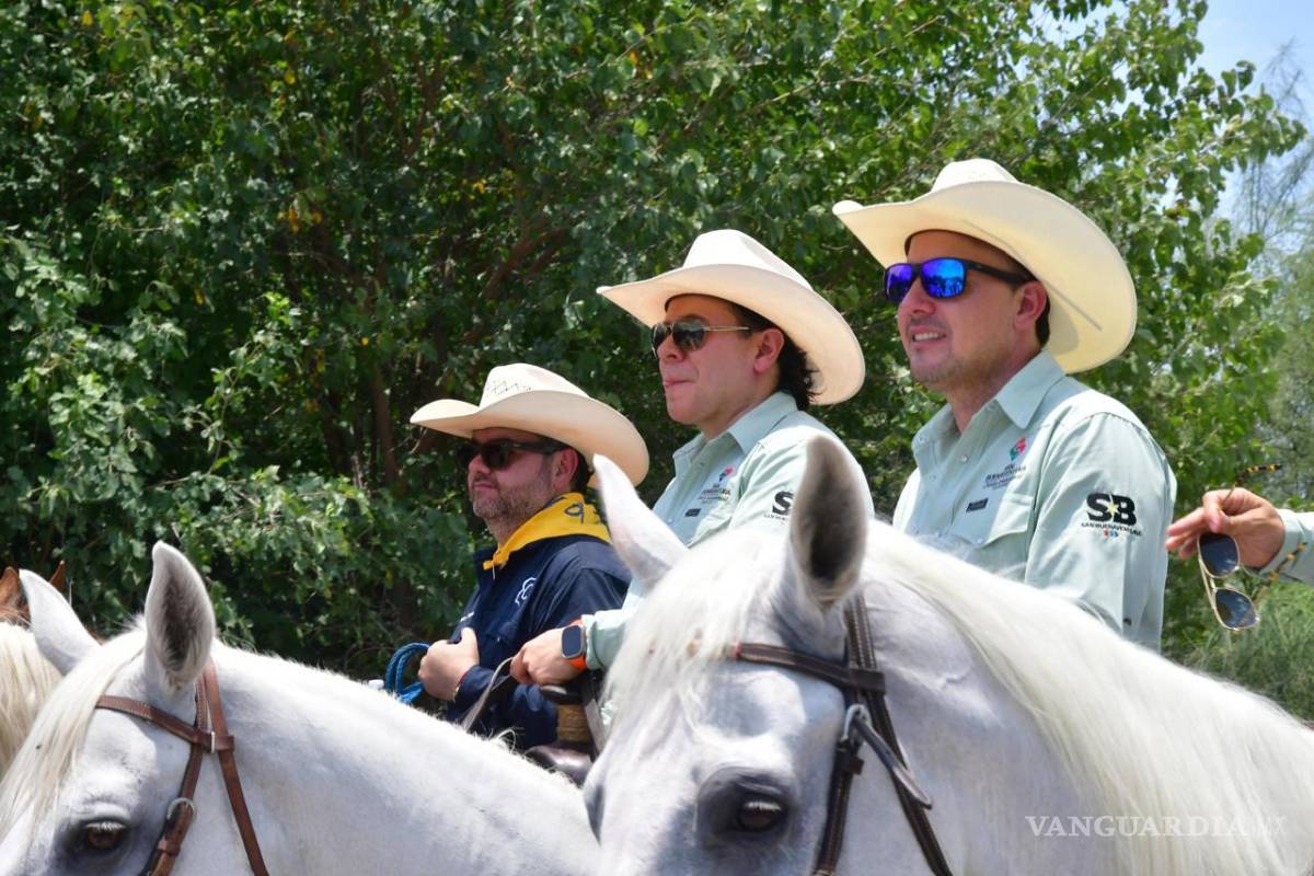 $!El gobernador destacó el ambiente festivo que se vivió durante la histórica cabalgata.