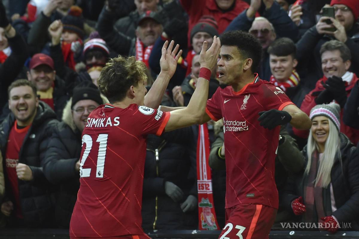 Los Spurs reviven la pelea por título de la Premier League