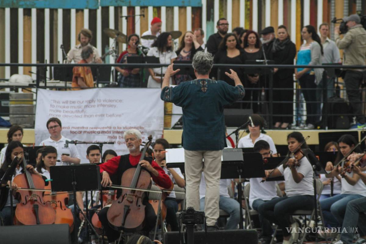 “Derriba” la orquesta de Dresde el muro en la frontera de México y EU