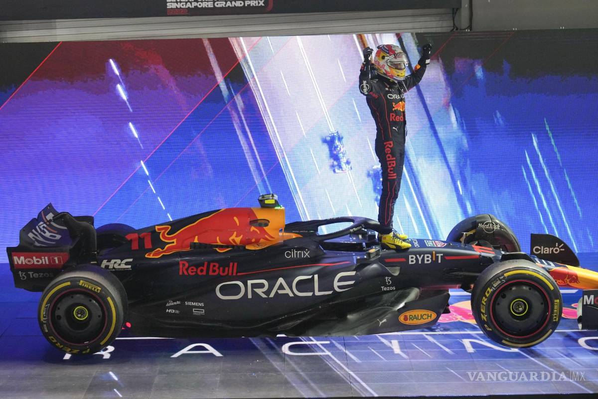 Celebración de Max Verstappen tendrá que esperar, Red Bull festejó a Sergio Pérez