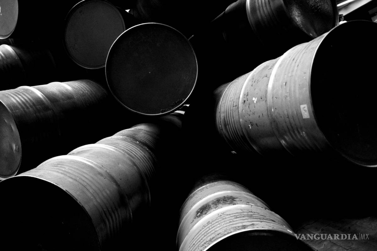 Precio del crudo Brent cae por debajo de los 60 dólares