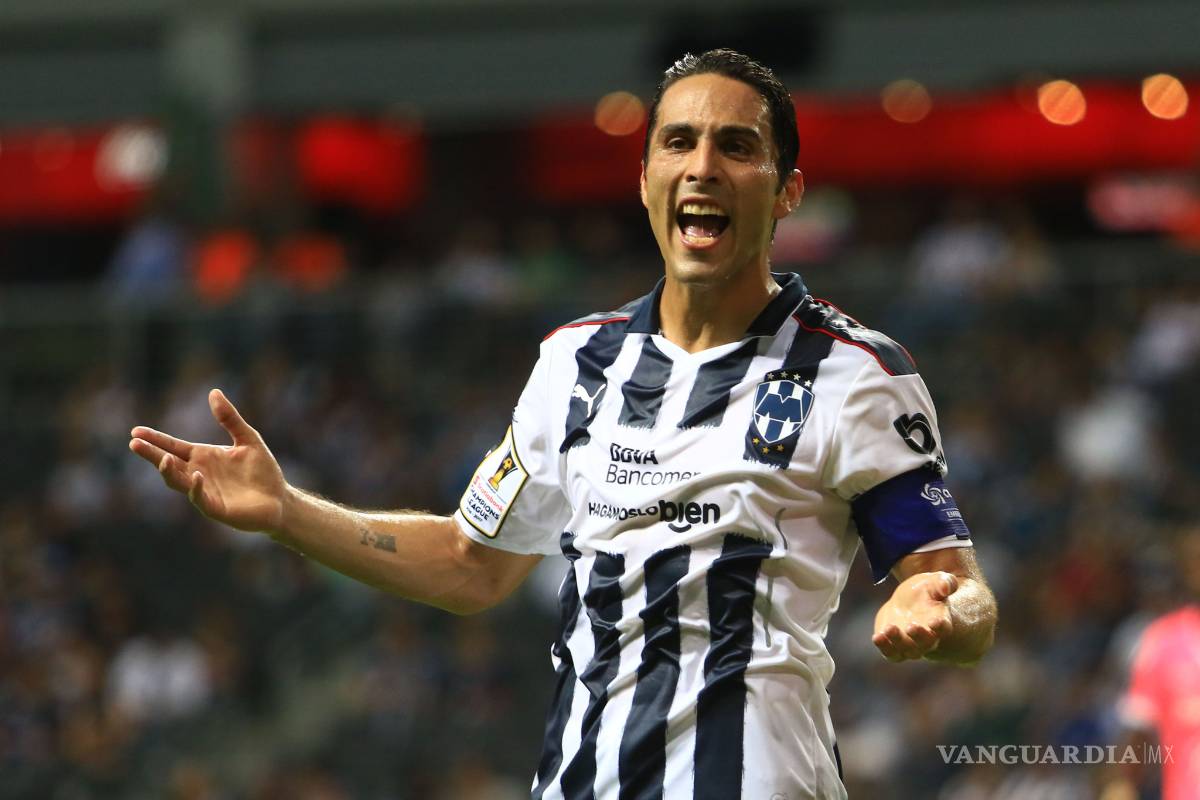 Monterrey la 'cruzazulea' en casa ante el Árabe Unido