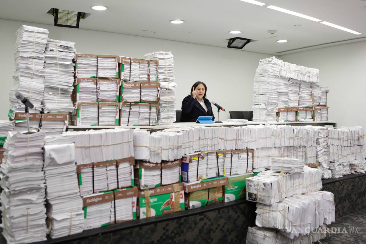 Desperdicia el Senado 10 millones de hojas al año en síntesis informativa